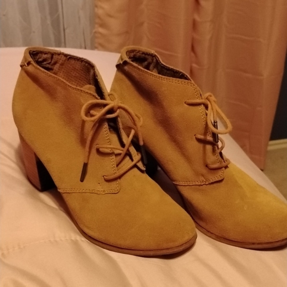 Women's Tan Suede Ankle Boots